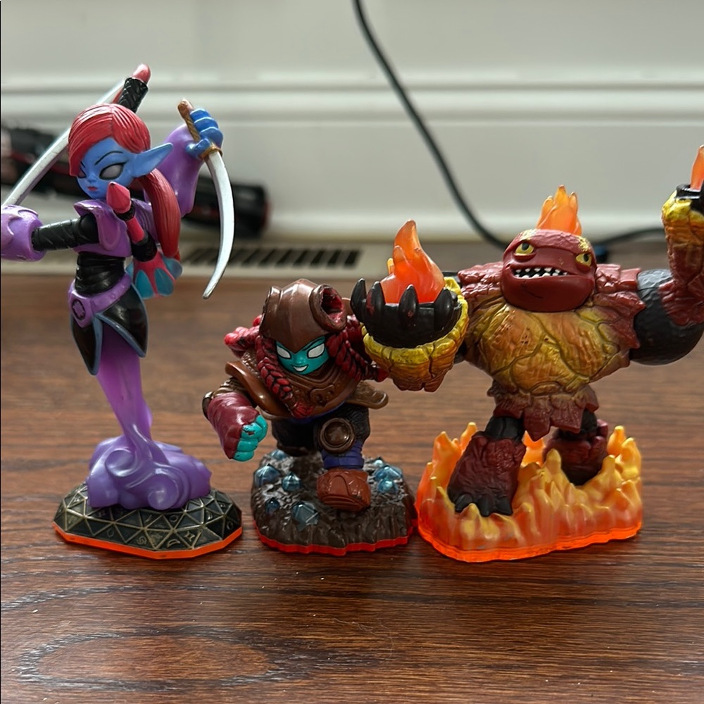Dynamic Purple and Red Action Figures Set